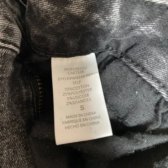 Women's Black Cargo Jeans - Picture 7 of 8